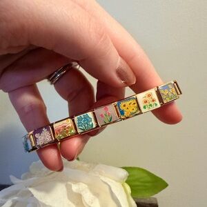 Vintage-Inspired Gold-Tone Garden Meadow Floral Italian Charm Bracelet